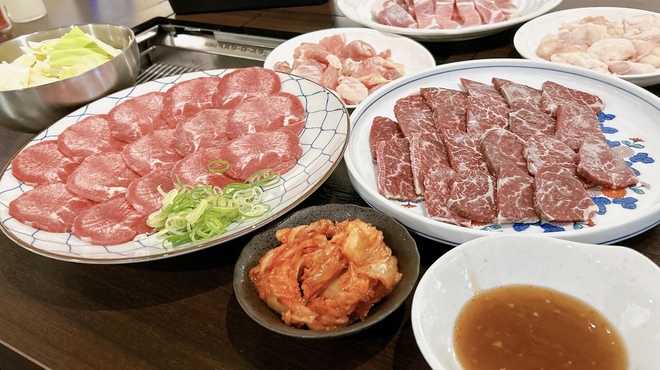 Wagyu U Yakiniku Horumon Sankichi - メイン写真: