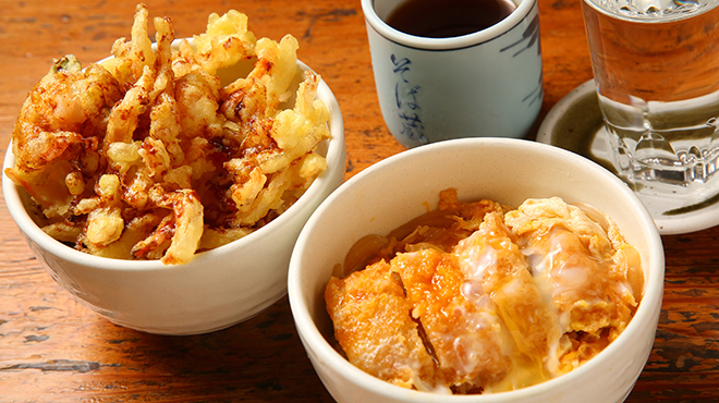 新宿 そば蔵 - 料理写真:とろとろのかつ丼とサクサクかき揚げ丼　丼単品でもご注文できます！
