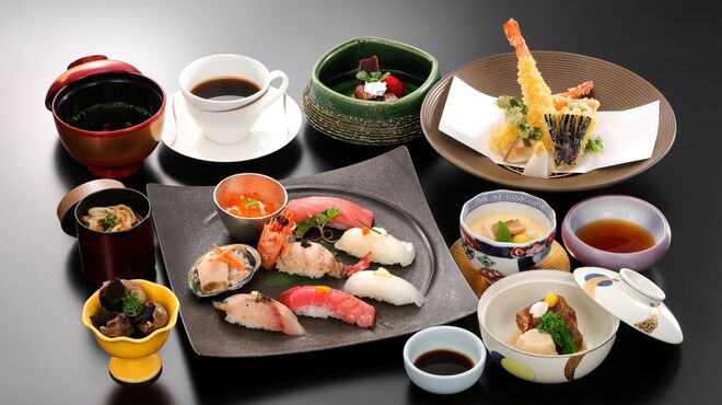 料亭月待ち - 料理写真:寿司会席（昼）