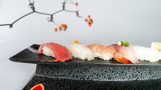 料亭月待ち - 料理写真:握り寿司