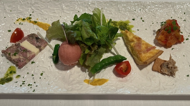 パリゴー - 料理写真:【モンターニュ】 税込3300円のオードブル