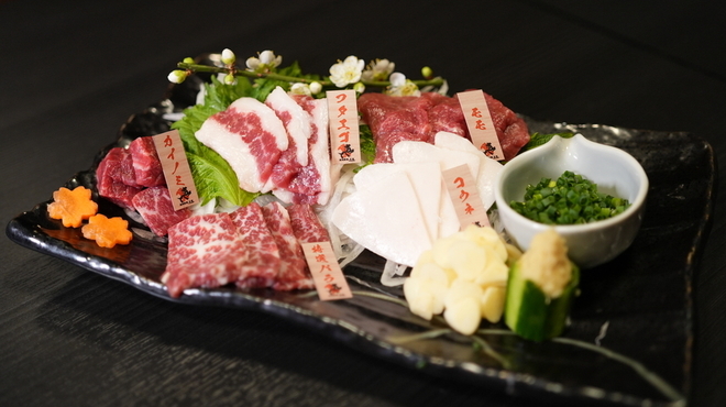 馬肉料理 左馬 - メイン写真: