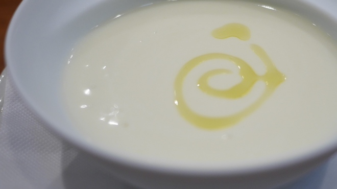 リストランテ野呂 - 料理写真:新玉葱とジャガイモのスープ