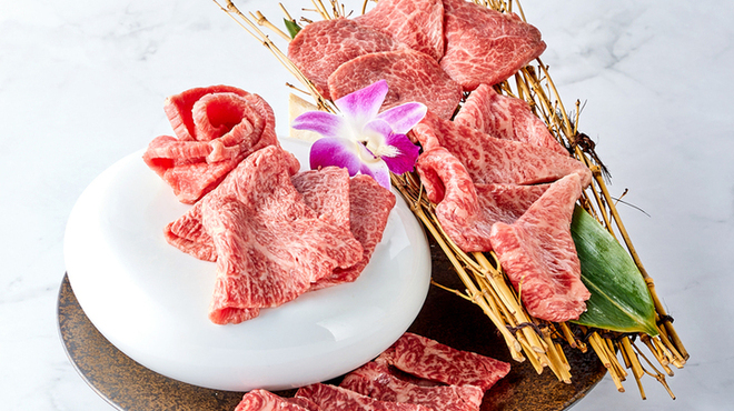 炭火焼肉 たくみ - メイン写真: