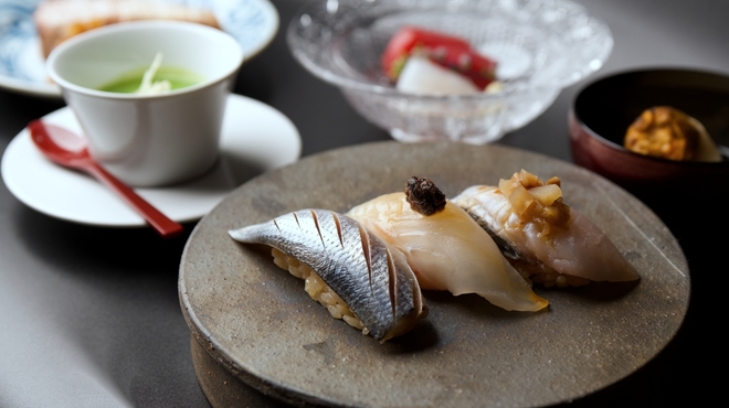 鮨と料理 案山子 - メイン写真: