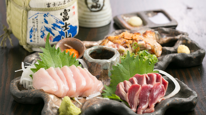炭火焼鳥酒場 とりしん - メイン写真:
