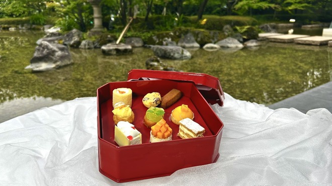 京都北山モノリス - 料理写真:玉手箱のようなプレゼンテーション