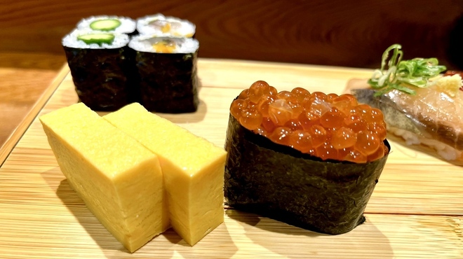 喜代寿司 - 料理写真:玉子、いくら