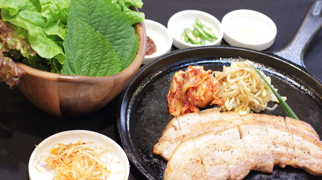 コリアン うしすけ - メイン写真: