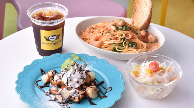 POP ART GALLERY & CAFE - メイン写真: