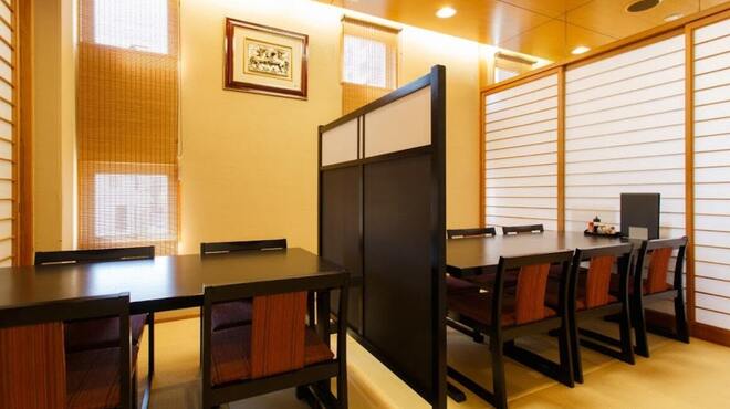 馬料理専門 天國 本店 - 内観写真: