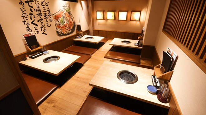 飛騨牛焼肉 牛ざんまい - メイン写真: