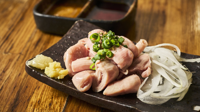 大衆酒場 もつ焼きと肉刺し ぶた横丁 - メイン写真: