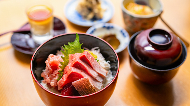 お料理 とみやま - 料理写真:本日の海鮮丼御膳　2480円税込