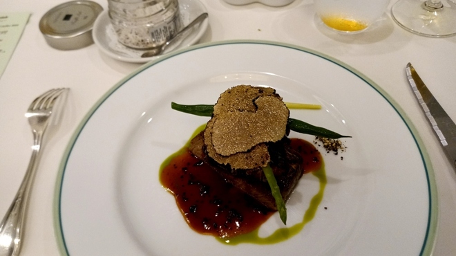 ジャマン - 料理写真:黒毛和牛（シャトーブリアン)のポワレドリフソース