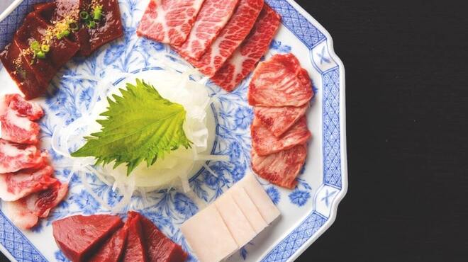 馬料理専門 天國 本店 - メイン写真: