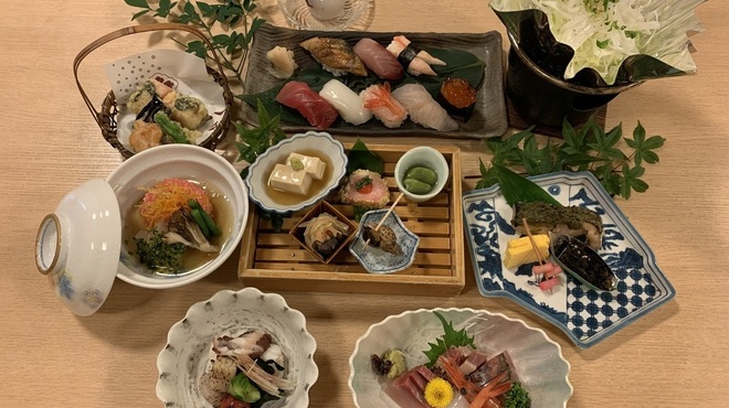 寿し割烹 八重 - メイン写真: