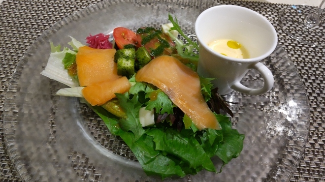 イタリア料理 ルッチコーレ - 料理写真:軽井沢産トマトと生ハムのサラダ