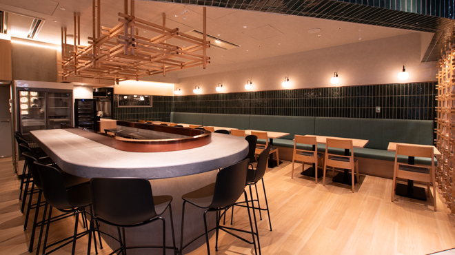 串カツ・発酵おばんざい 揚八 - メイン写真:店内全景
