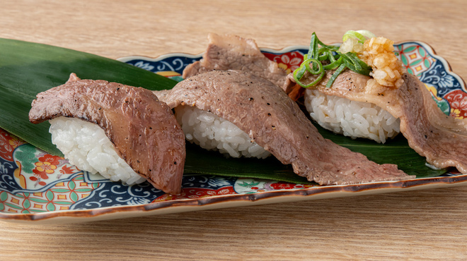 焼肉ホルモンまるよし精肉店 - メイン写真: