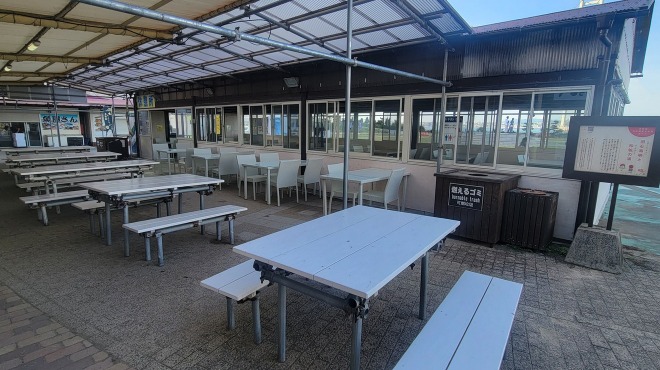 おさかな共和国 えびす丸 - 内観写真:テラス席