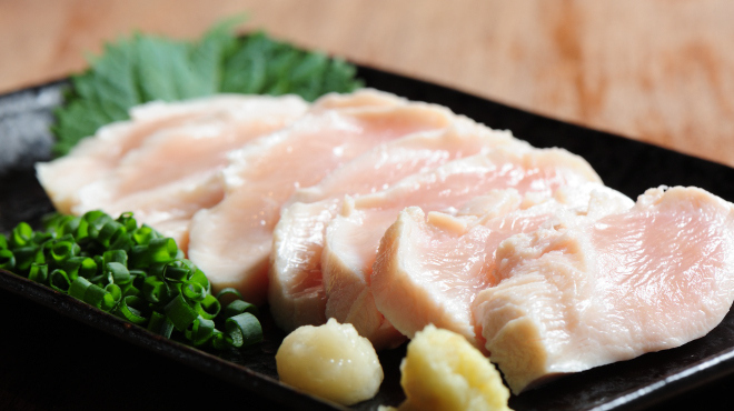 とりいち - メイン写真:若鶏のたたき