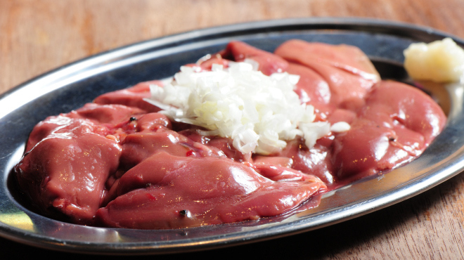 とりいち - メイン写真:レバ刺し