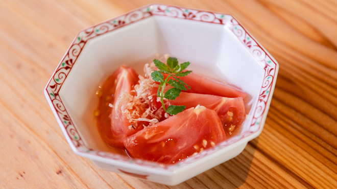 饗コイノボリ - メイン写真:トマトの甘酢漬け
