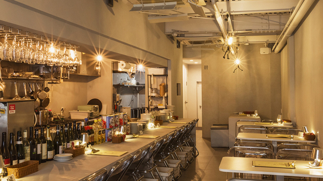 HITO TO HITO - メイン写真: