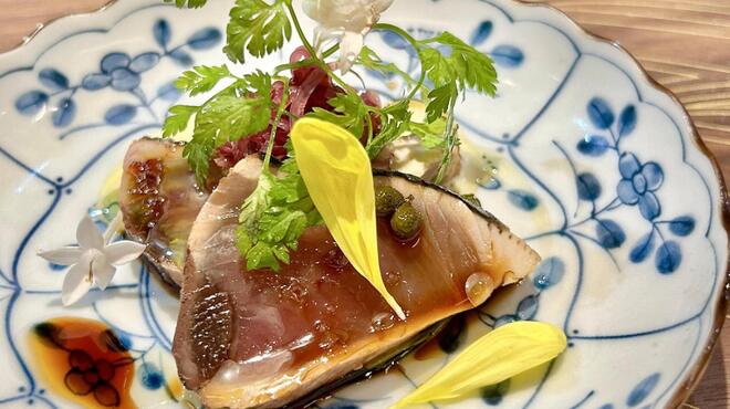 日本料理 秋水 - 料理写真:初かつおのたたき　溜り山椒ソース
