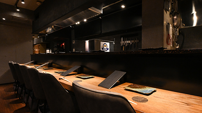 とり卓忠 - メイン写真:カウンター席