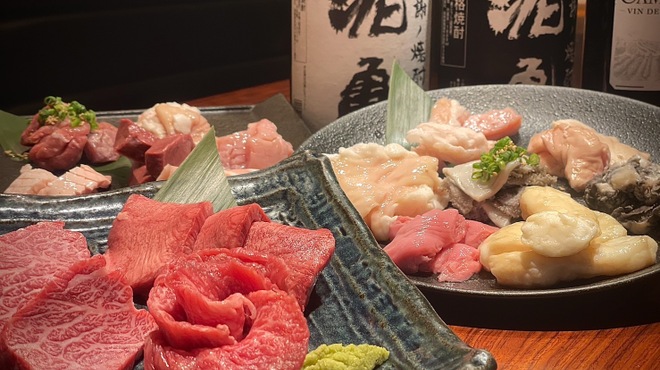 炭火焼ホルモン ぐう - メイン写真: