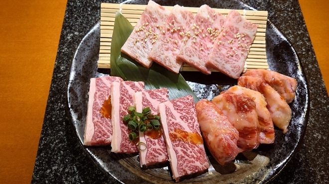 京もつ鍋ホルモン 朱々 - メイン写真: