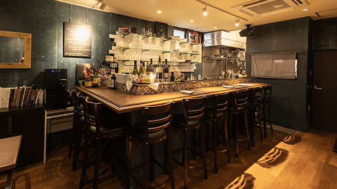 French Bistro un seul - メイン写真:内観（カウンター）