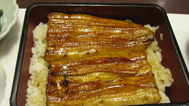 割烹 蒲焼 大沼 - 料理写真:うな重（中）：２３００円