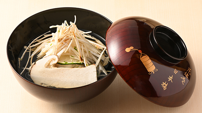 御料理 盈月 - メイン写真:鱧松茸椀