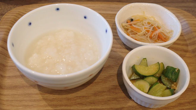 丁字屋 KASHIWA NO HA - 料理写真:おかゆ、きゅうり