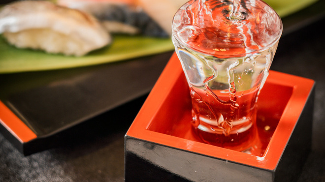 立喰い寿司 ひなと丸 - メイン写真: