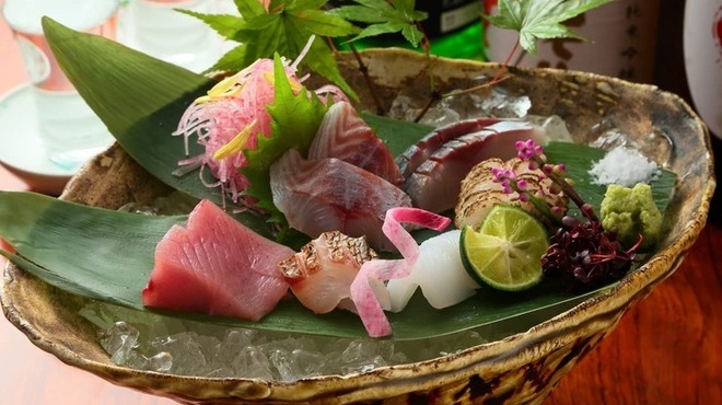 旬家 和しん - 料理写真:料理人自ら市場に出向いて厳選。確かな食材をおすすめで味わう『本日のおすすめ盛り合せ』