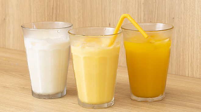 カオススパイスダイナー - メイン写真:ラッシー　物ドリ