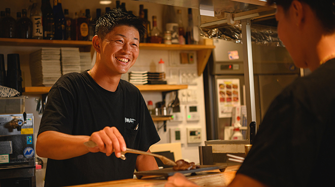 焼肉BEAST - メイン写真:ライブ感が味わえるカウンター席