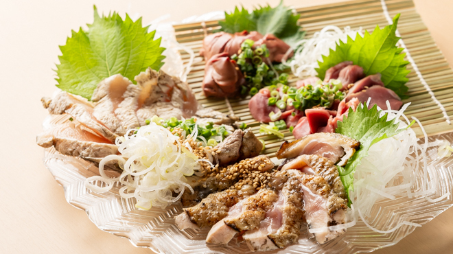 地鶏と魚串 炙りもつ鍋 にこん - メイン写真: