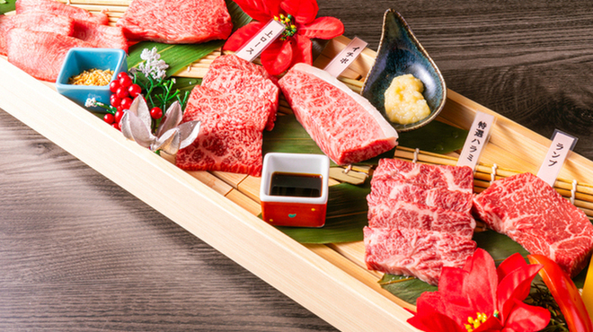 精肉卸問屋直営焼肉店 牛次郎 - メイン写真: