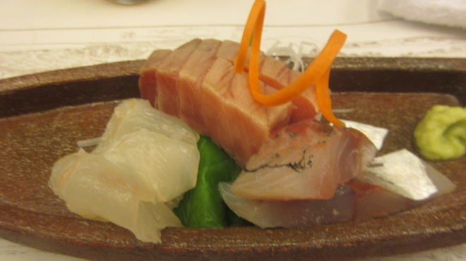 明日香 - 料理写真:元気がないお刺身