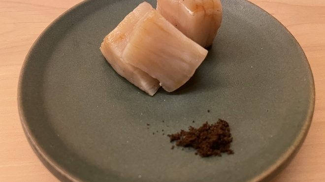 鮨 生粋 - 料理写真:たいらぎがい、黒七味