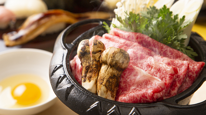 しゃぶしゃぶ・すし 八山 - 料理写真:松茸松阪牛すき鍋