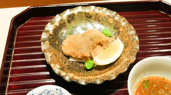 多仁本 - 料理写真:岩牡蠣のフライ