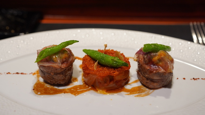 ラトリエ ドゥ ジョエル・ロブション - 料理写真:メインは豚をチョイス
