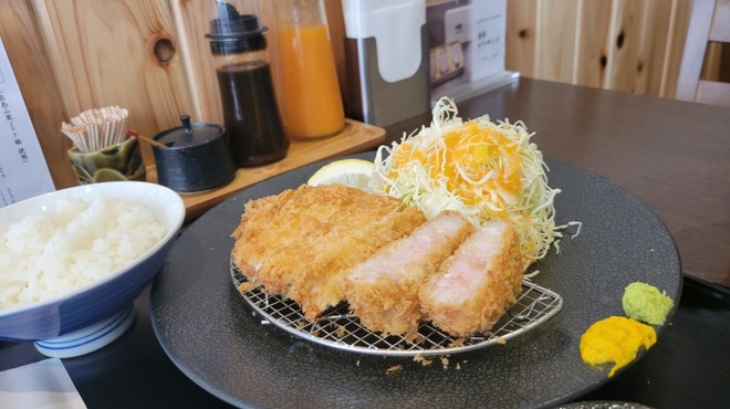 ごちそうとんかつ 豚の恵み - メイン写真: