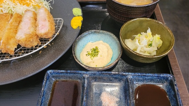 ごちそうとんかつ 豚の恵み - メイン写真: